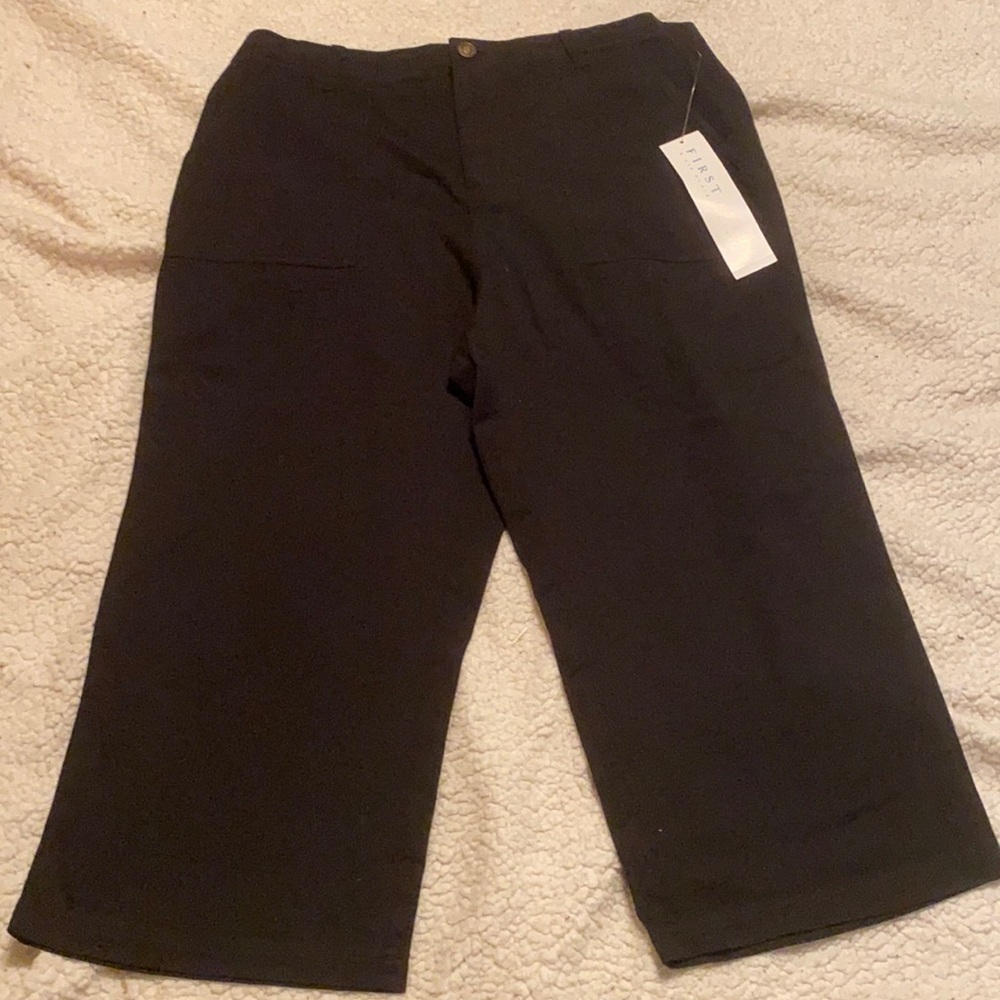 First Issue Liz Claiborne Capri Pants 12 Black